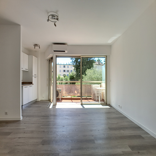 Offres de location Studio Juan les Pins 06160